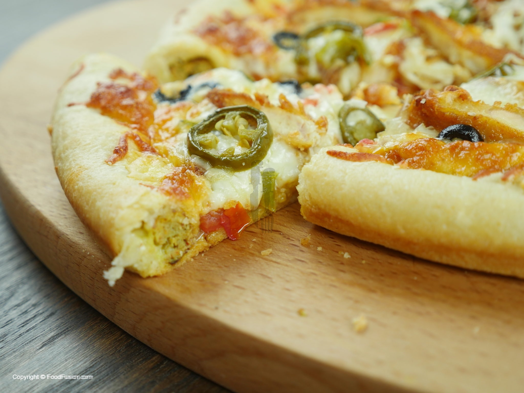 Stuffed Crust Pizza – Food Fusion - Pakistani's No 1 Quick Recipe Platform