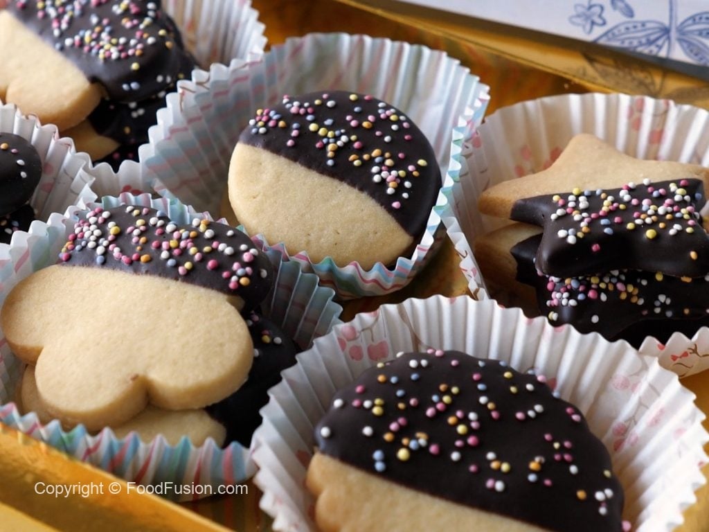 Chocolate Dip Butter Cookies Without Oven – Food Fusion - Pakistani's No 1 Quick Recipe Platform