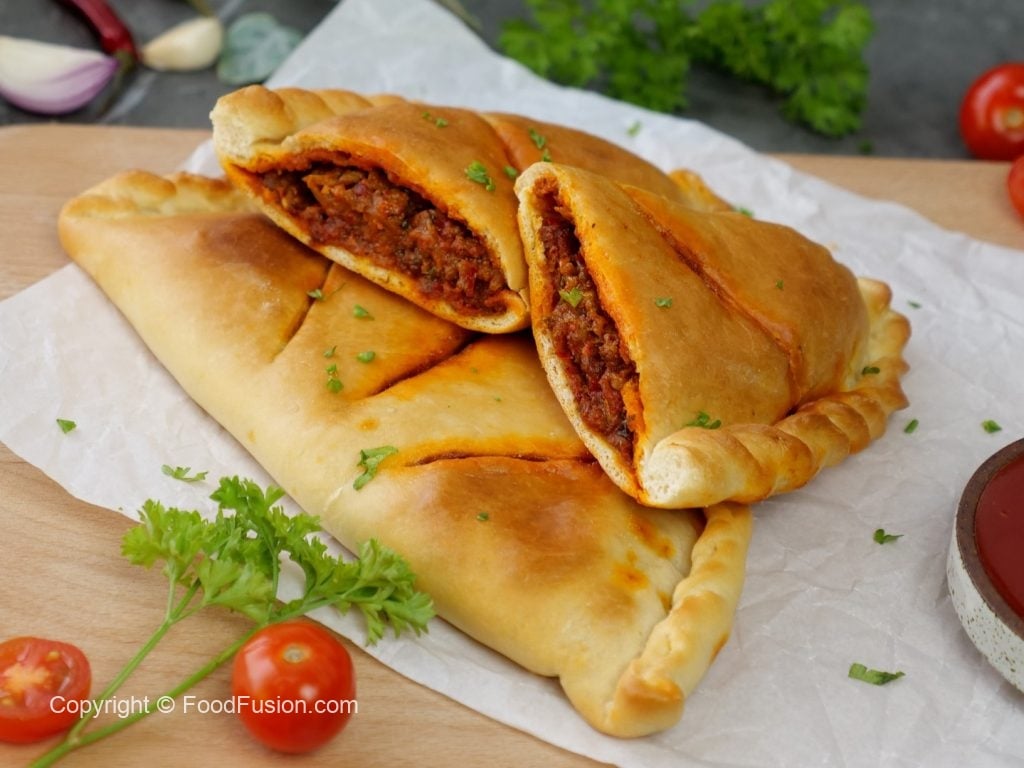 Spicy Lal Chutni Qeema Calzone – Food Fusion - Pakistani's No 1 Quick Recipe Platform