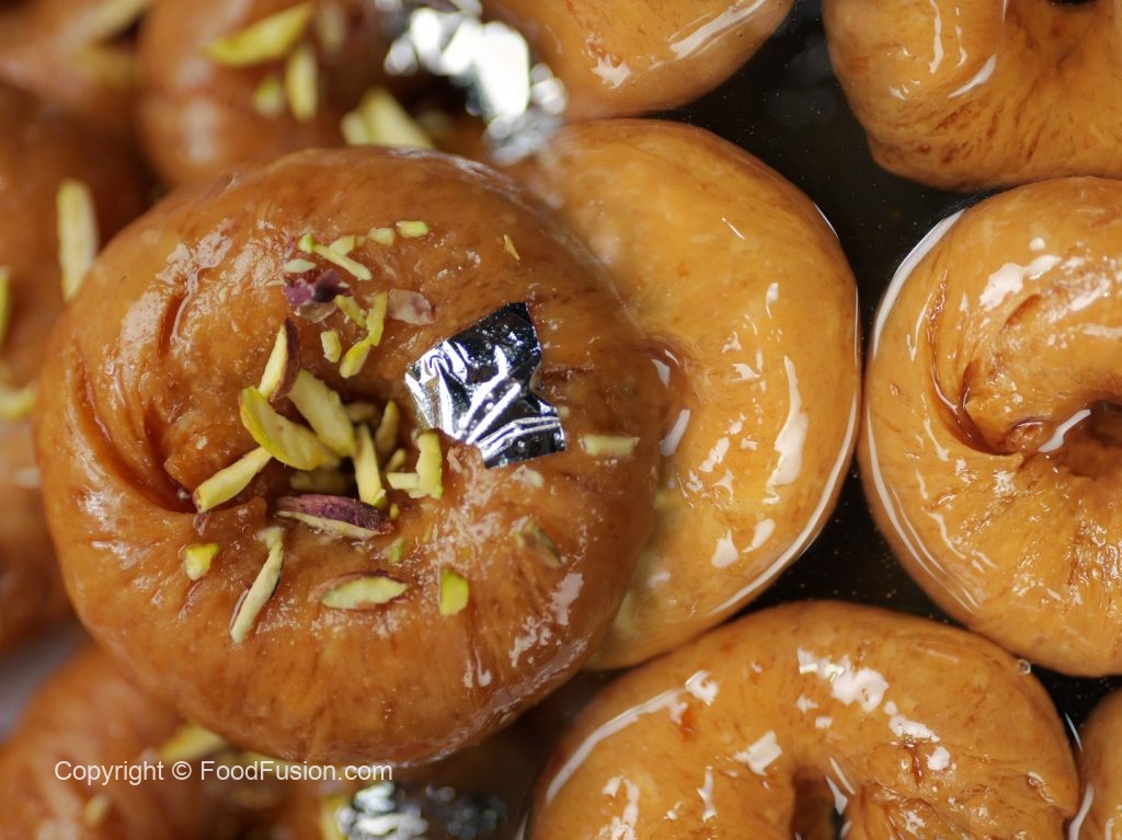 Halwai Style Balushahi – Food Fusion - Pakistani's No 1 Quick Recipe Platform
