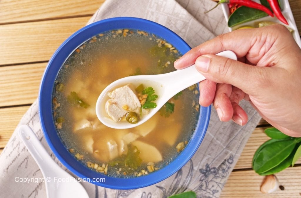 Thai Chicken Clear Soup – Food Fusion - Pakistani's No 1 Quick Recipe Platform
